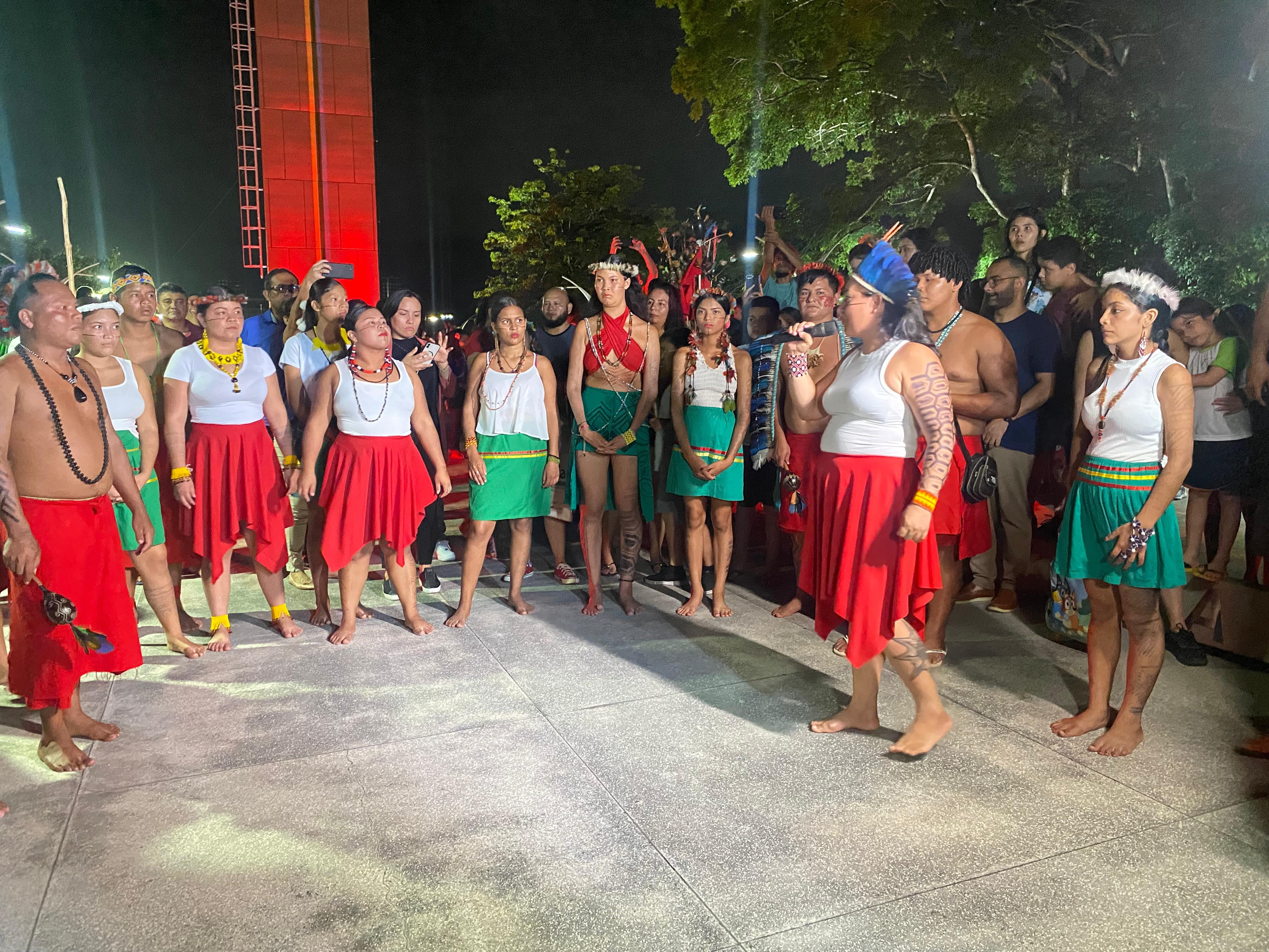 FOTOS: Celebração reúne indígenas do AP para tradicional 'festival Turé’ no Marco Zero do Equador 