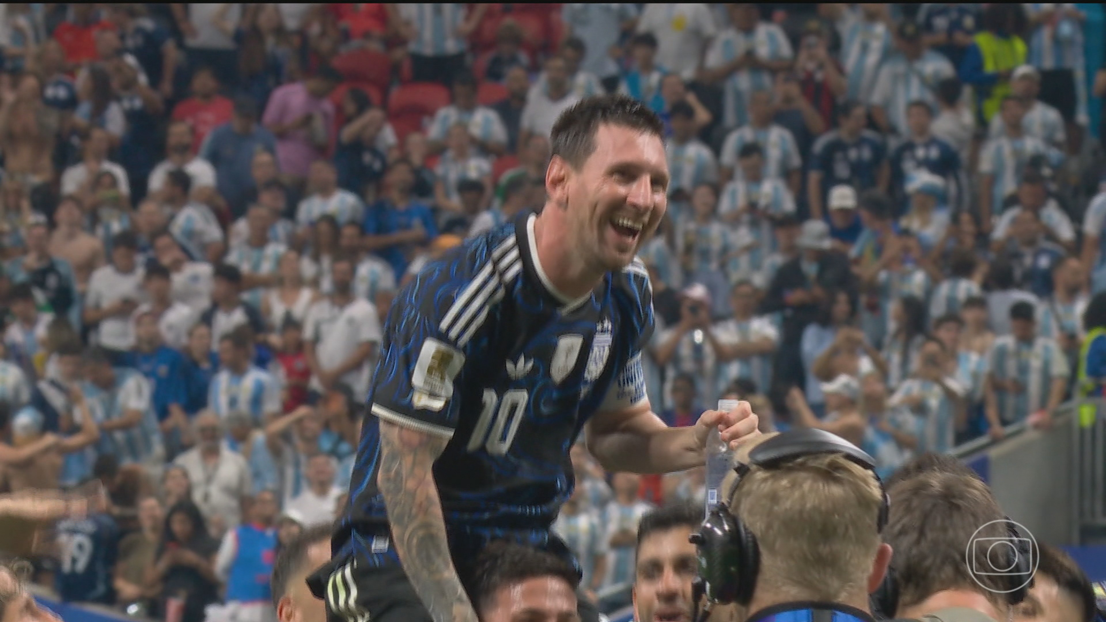 Argentina que chega a mais uma final de Copa do Mundo vibra no ritmo de um gênio do futebol: Lionel Messi