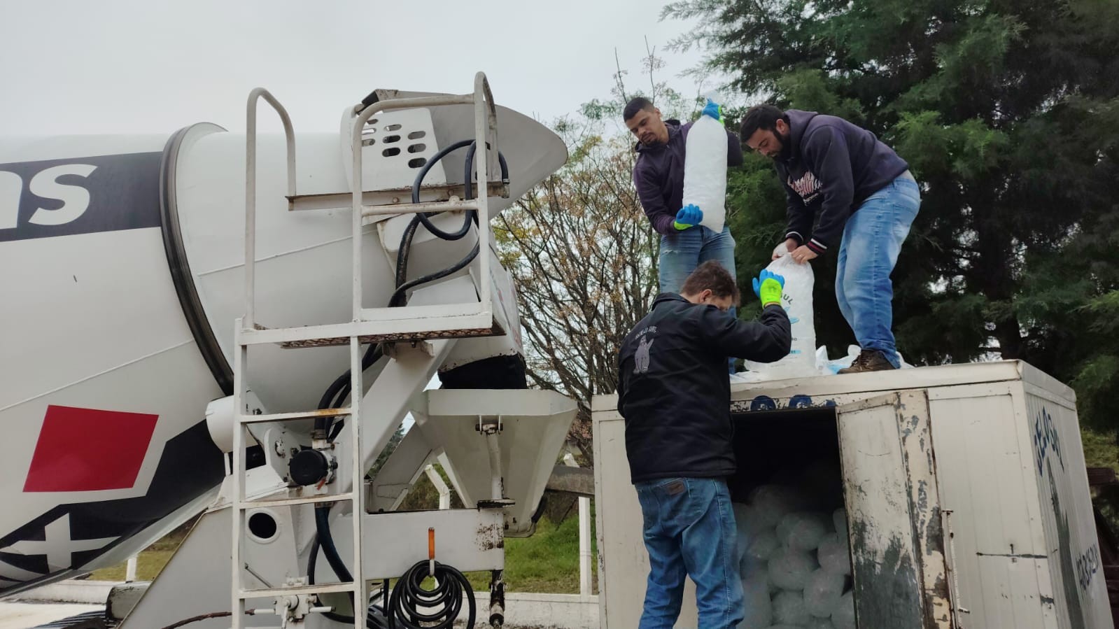 30 toneladas de gelo em construção de bunker para conter radiação: entenda obra em hospital do Paraná