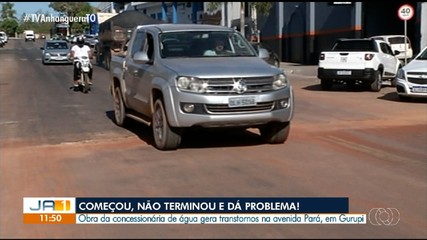 Obra inacabada na rede de água de Gurupi deixa buraco em avenida