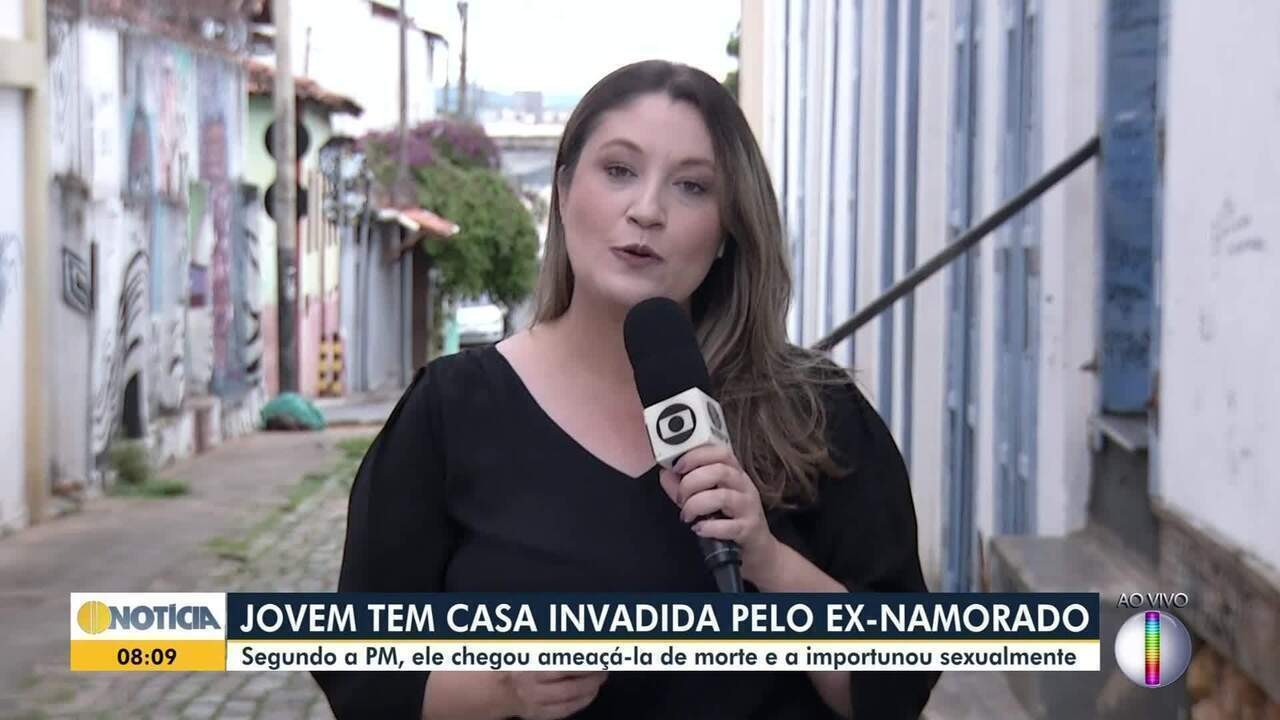 Jovem invade casa da ex-namorada, toma o celular dela e a ameaça com uma faca, em Montes Claros