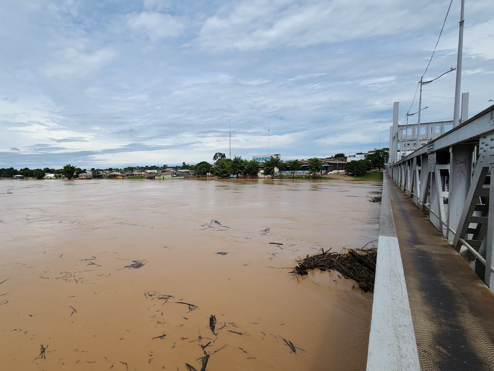 Com Rio Acre acima de 15 metros, mais de 20 famílias estão em abrigos da capital