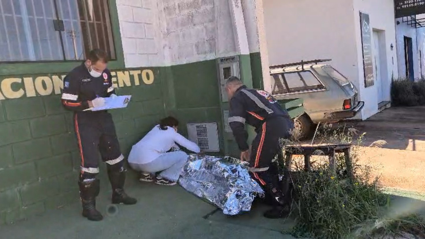 Homem é achado morto na calçada com suspeita de hipotermia em Franca, SP