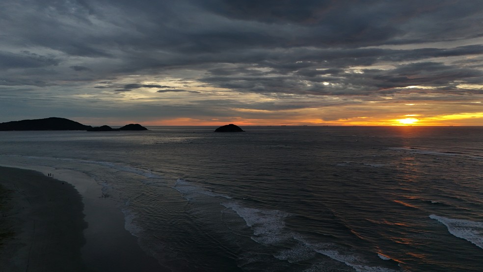 Pontal do Sul, praia de Pontal do Paraná, no litoral do PR — Foto: Victor Negrelli Zenato