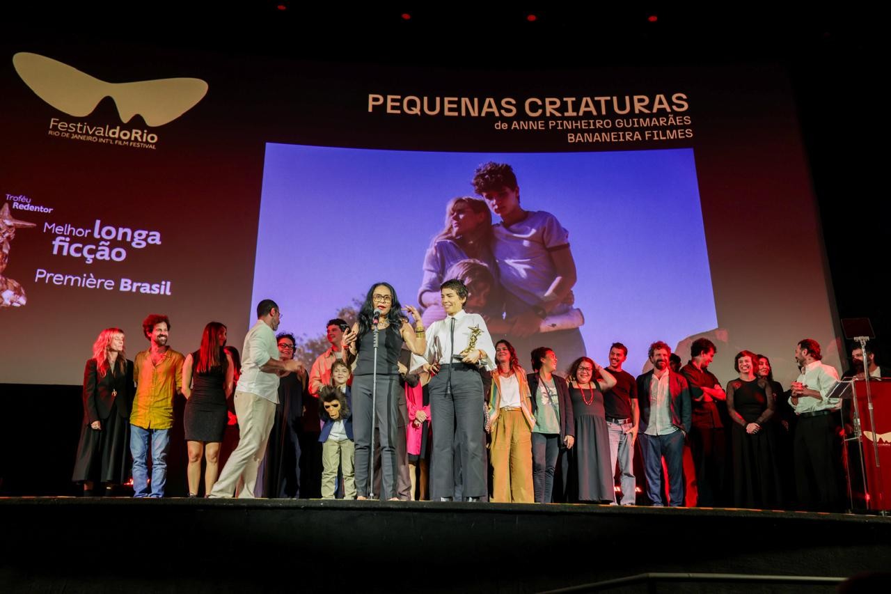 ‘Festival do Rio 2025’ premia ‘Pequenas Criaturas’ como Melhor Filme de Ficção da Premiere Brasil