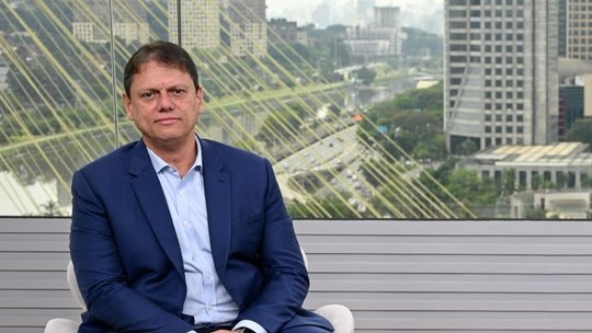 Tarcísio promete 10 novos presídios e relativiza resultado da educação em SP