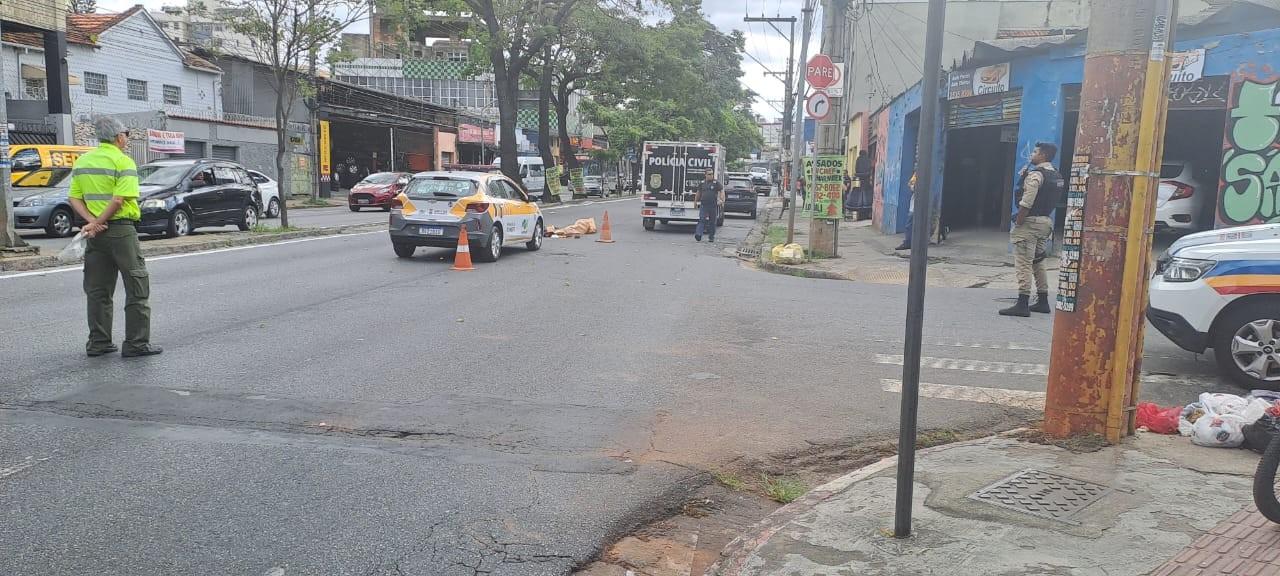 Idosa morre atropelada por caminhão em Belo Horizonte