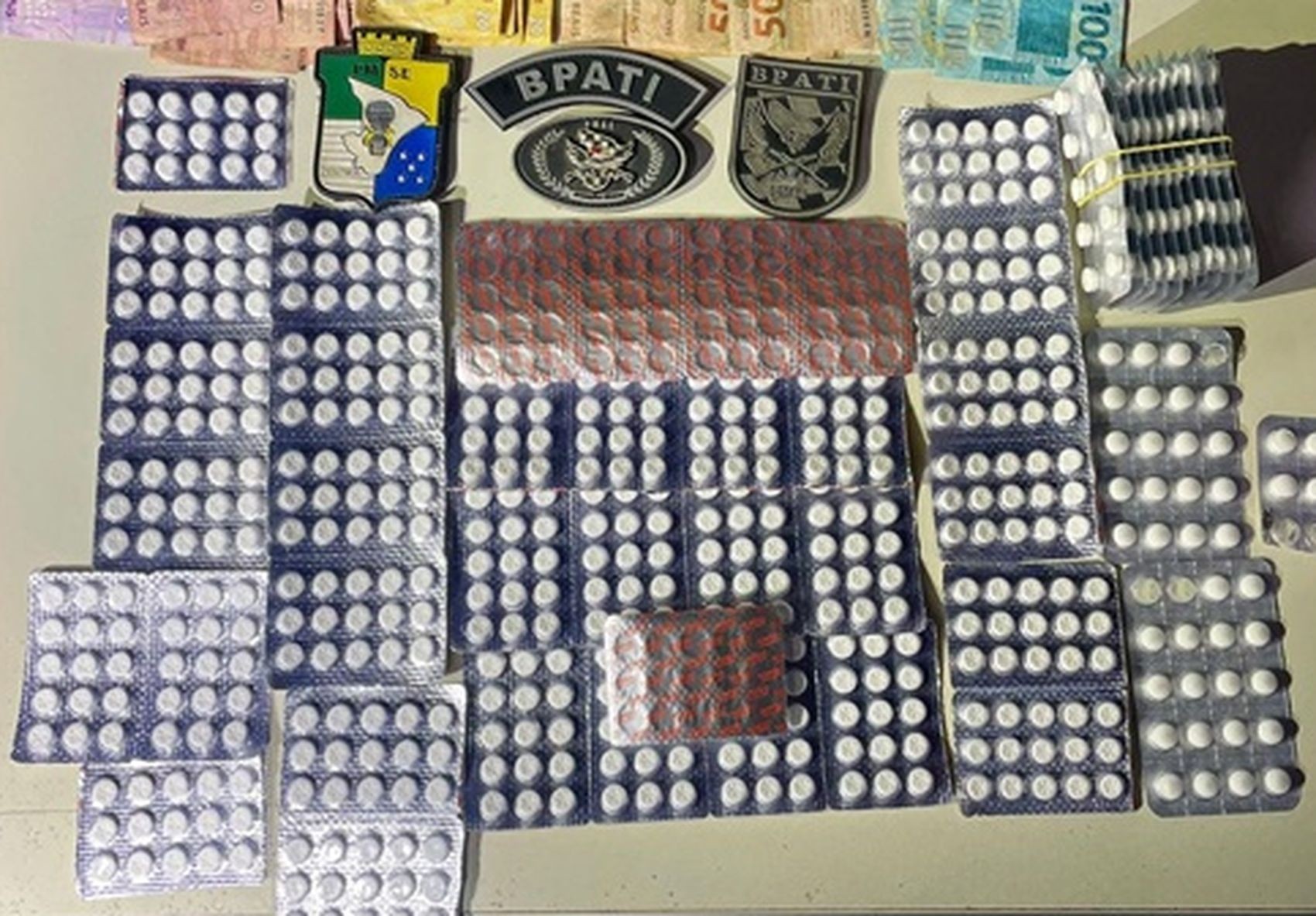 Polícia apreende mais de 700 comprimidos de ‘rebite’ e dois homens são presos em Umbaúba