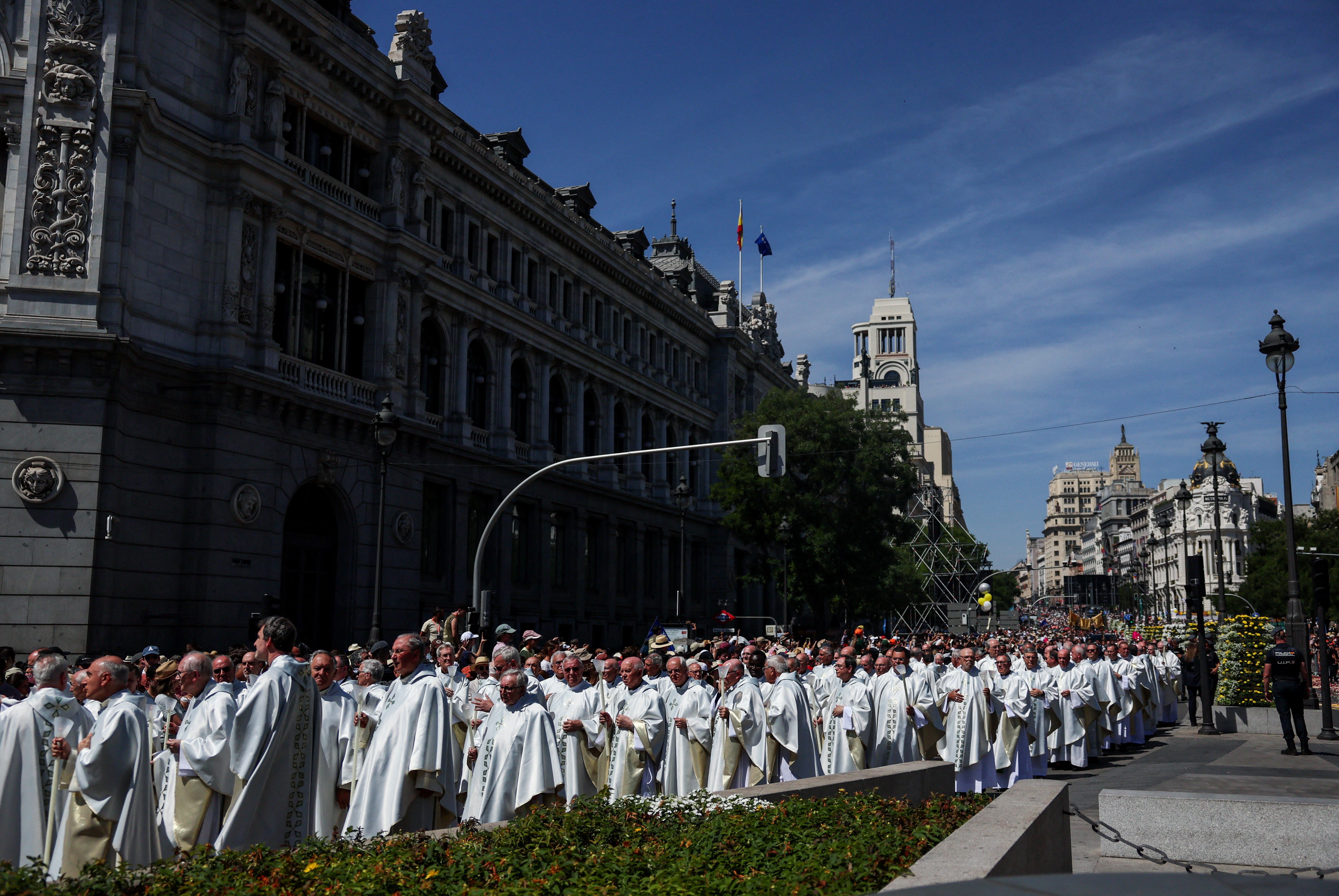 Papa reúne mais de 1,2 milhão de fiéis em Madri e pede renovação da fé católica 