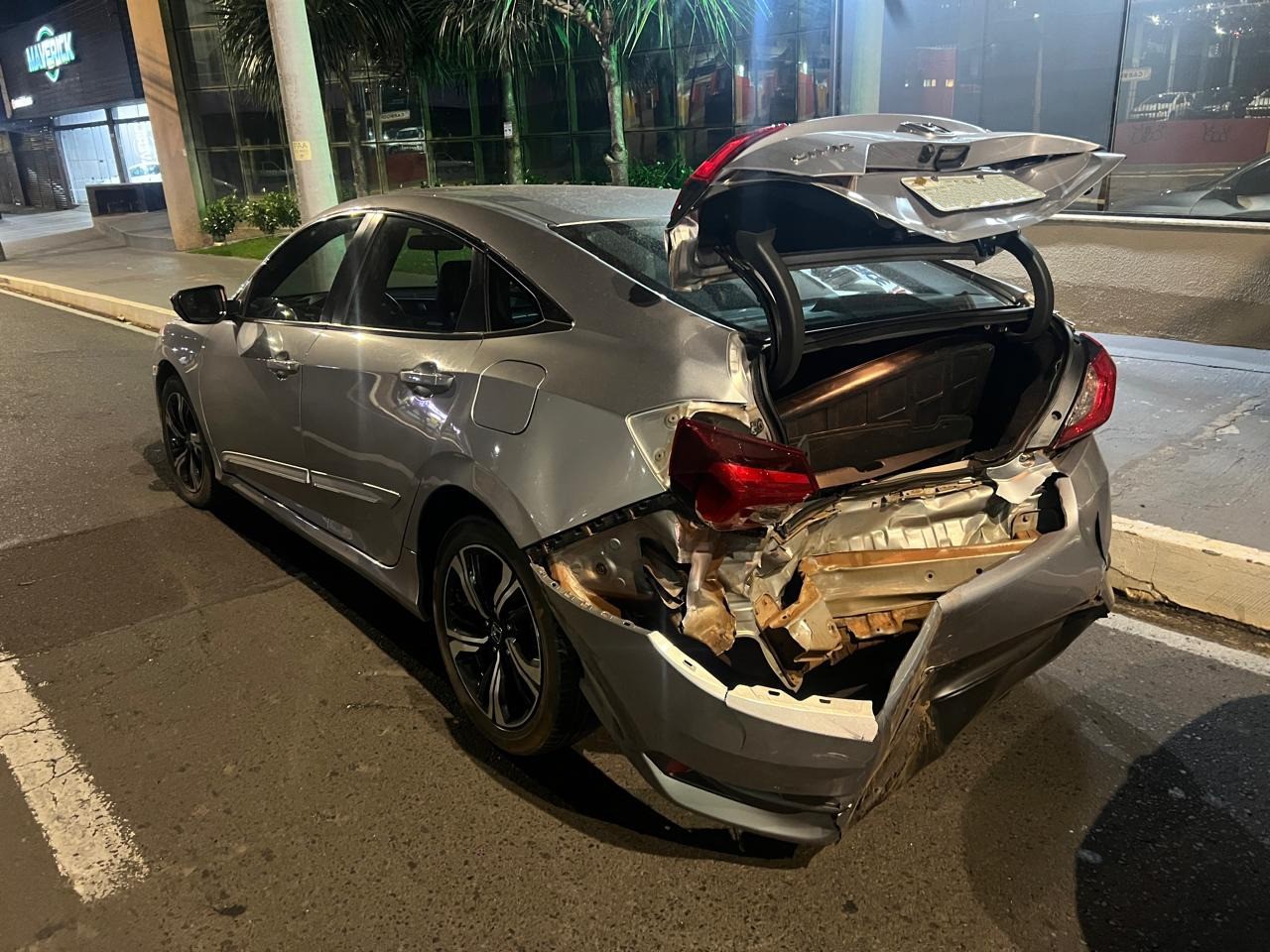 Motorista é detido por desacato após acidente que deixou feridos na Avenida Nações Unidas em Bauru