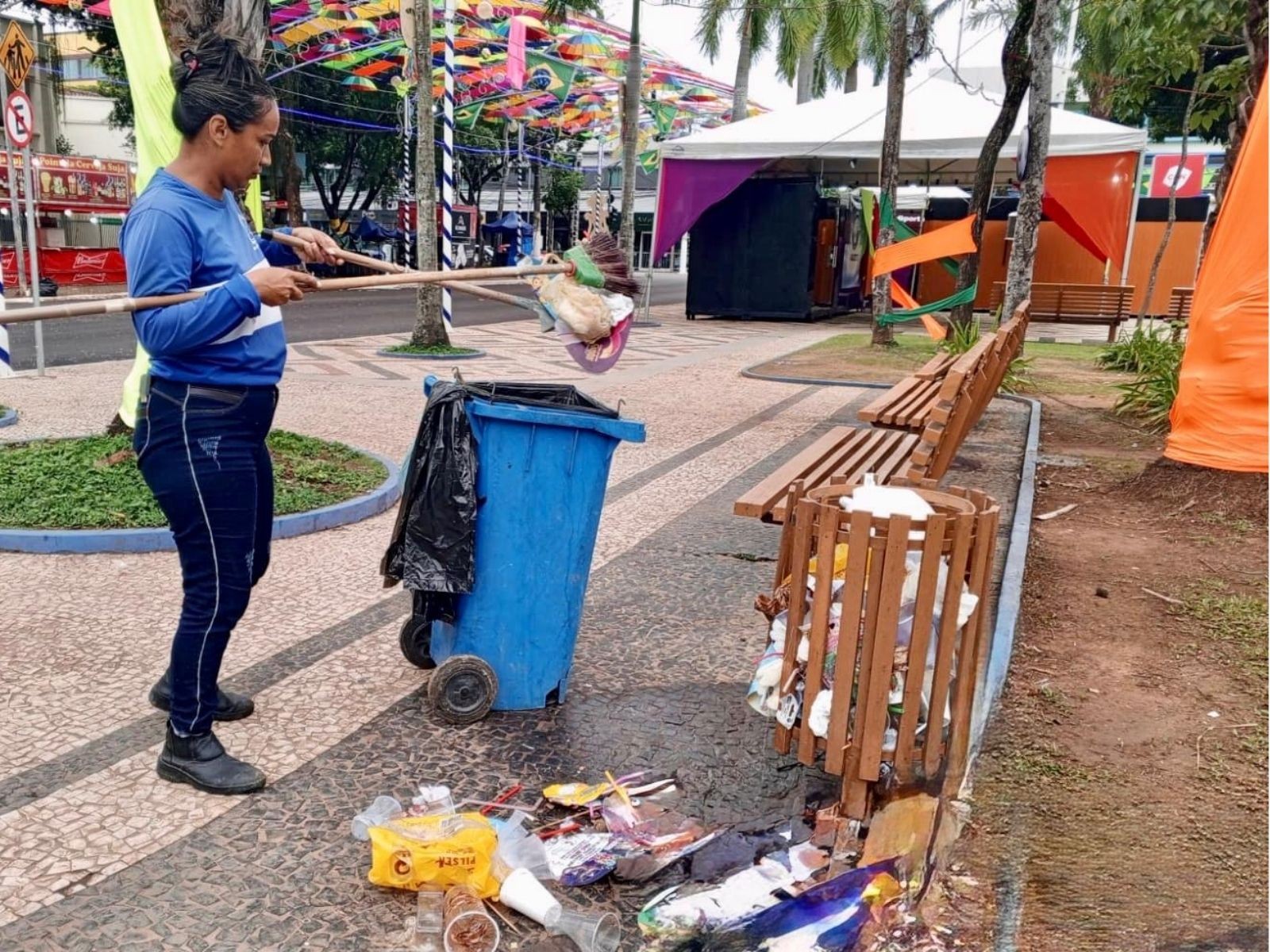 A dois dias do fim do Carnaval 2026, cerca de 70 toneladas de lixo são recolhidas em Rio Branco