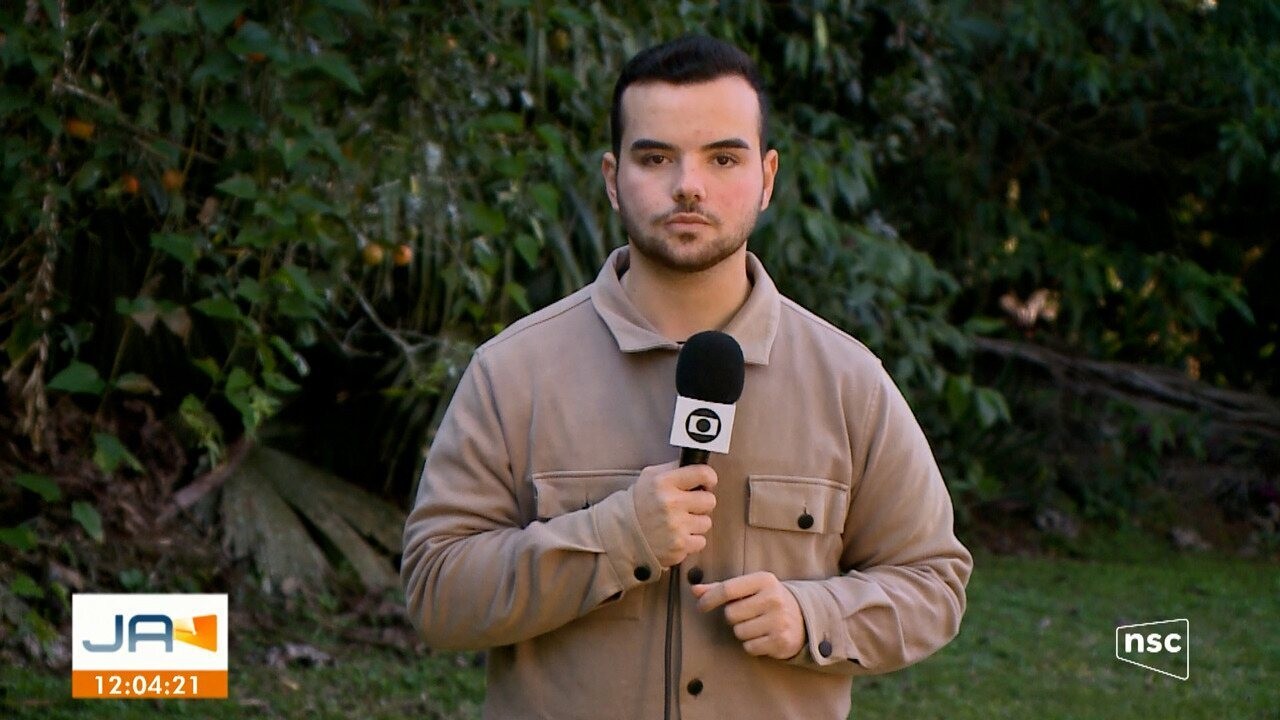 Sem banheiro e cercadas por lixo: sete crianças são encontradas em situação de abandono em Criciúma