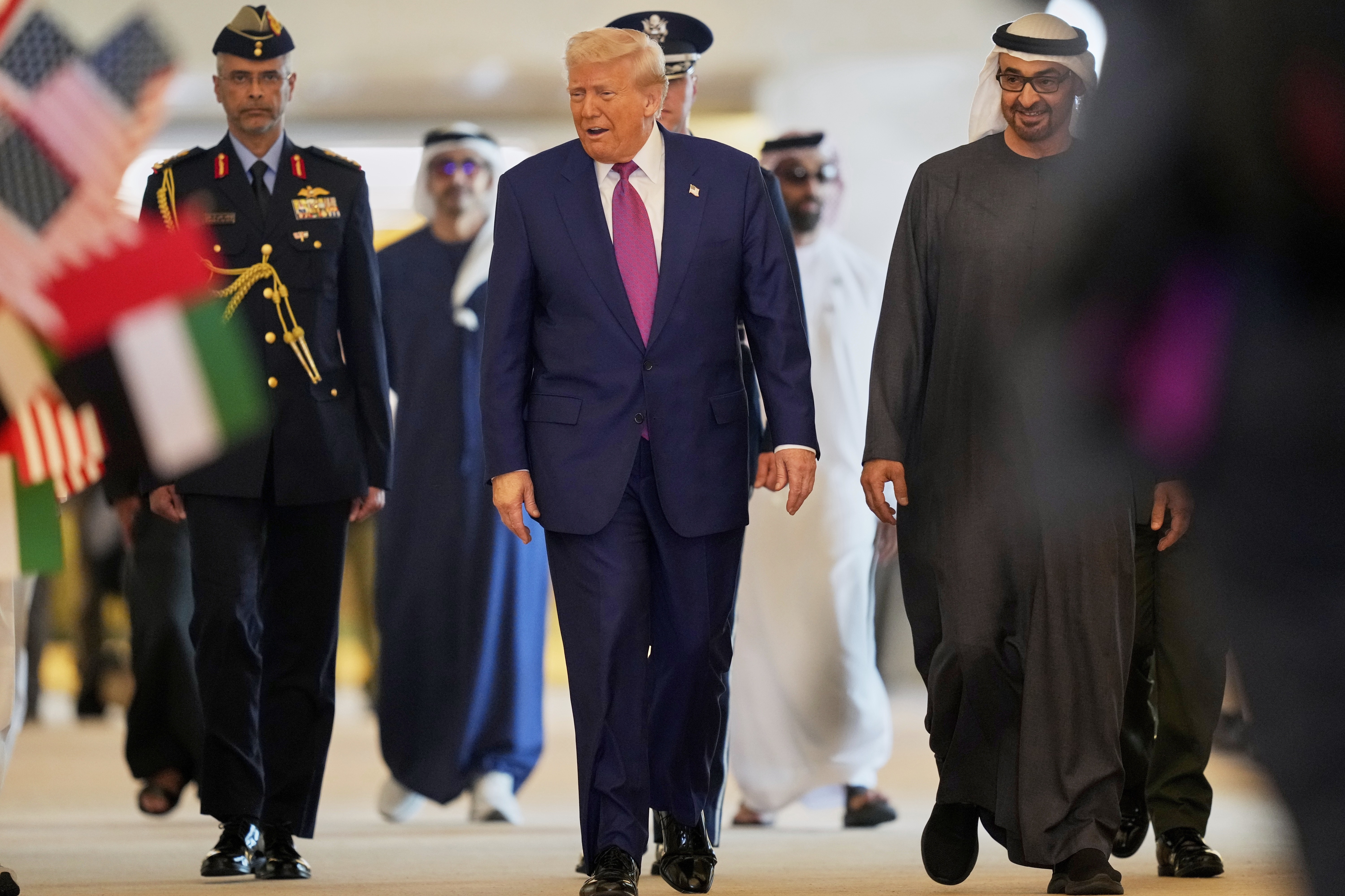Trump chega aos Emirados Árabes, 3º país de sua visita ao Oriente Médio