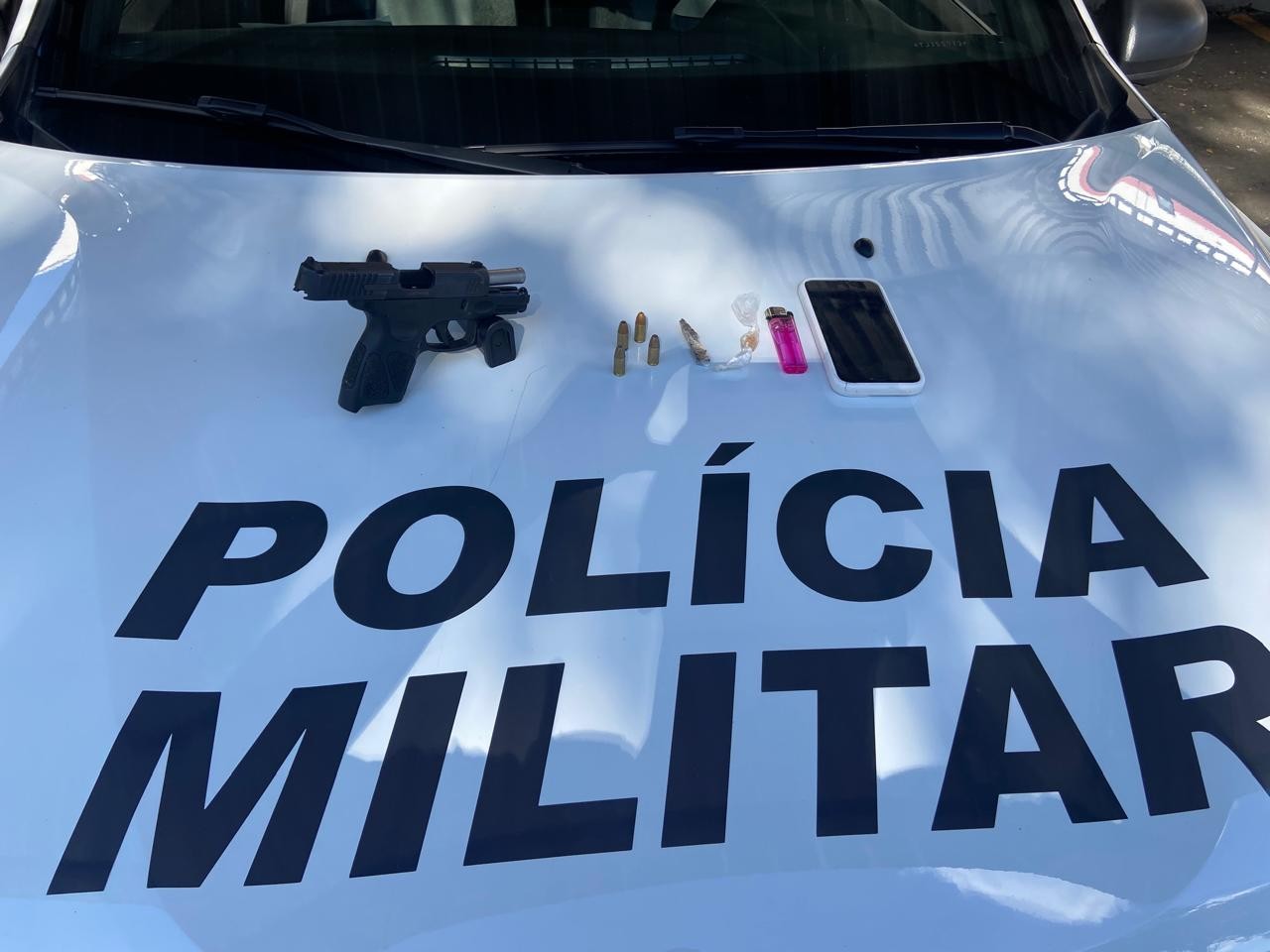 Motorista é preso em motel com arma e drogas, suspeito de tentar subornar PM com R$ 200 mil após fugir de acidente