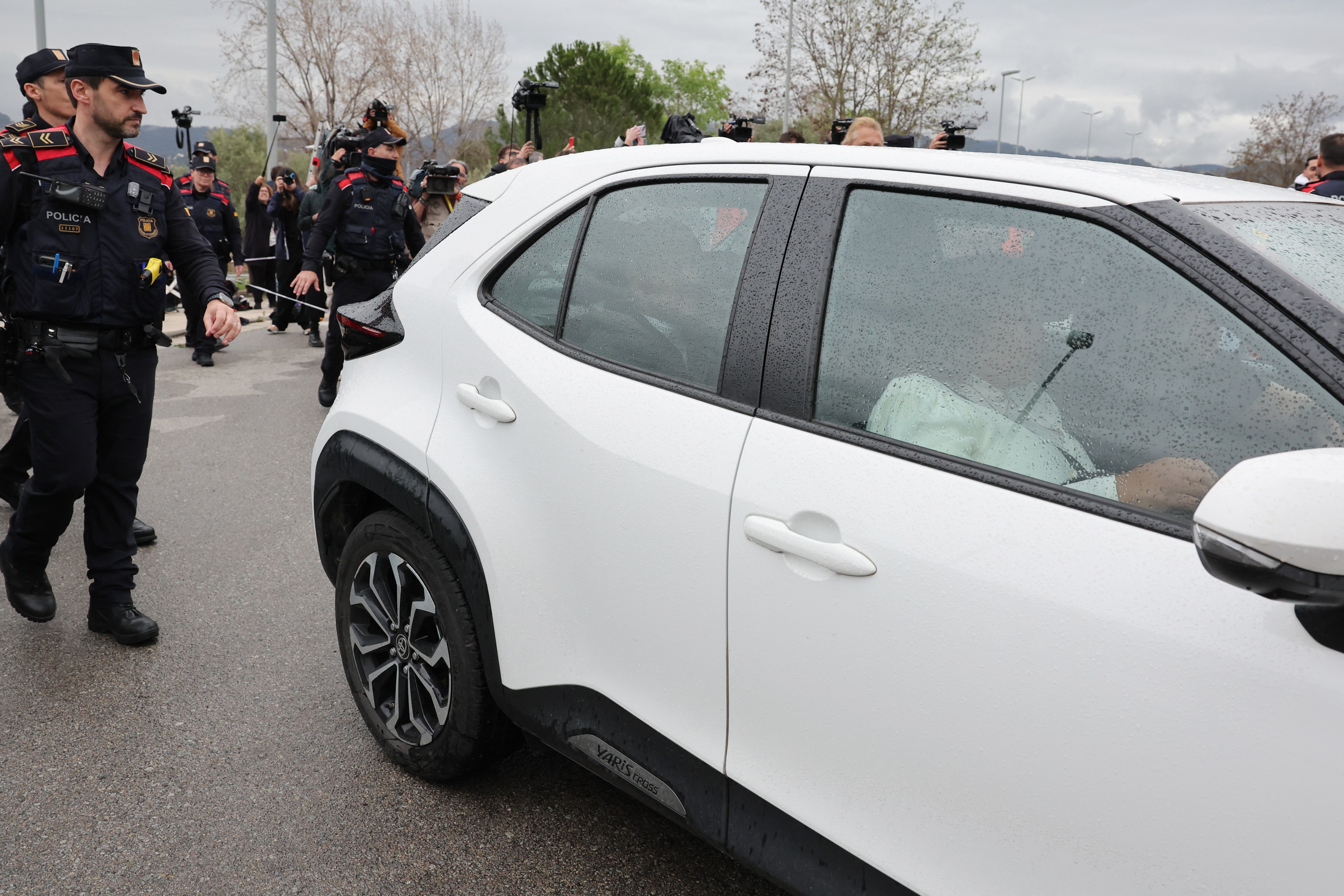 Daniel Alves ficará solto até recurso ser julgado na Justiça espanhola; entenda o que acontece agora