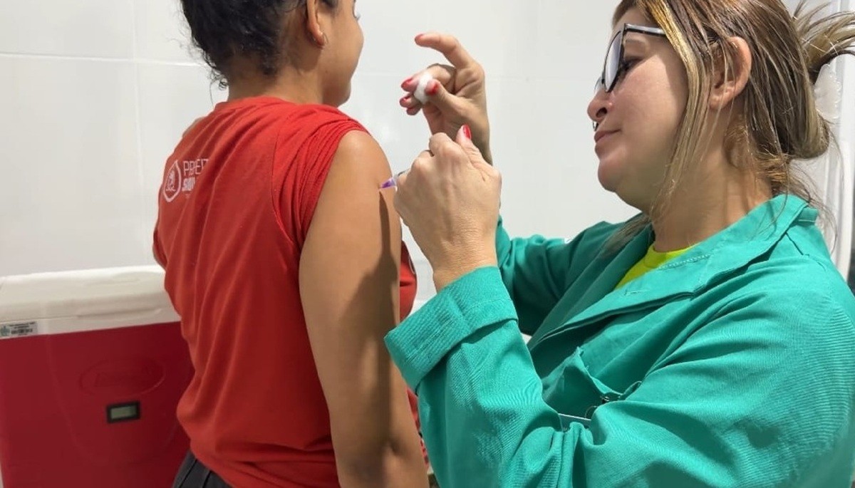 Vacinação contra gripe não alcança metade do público-alvo em Maricá e Saquarema