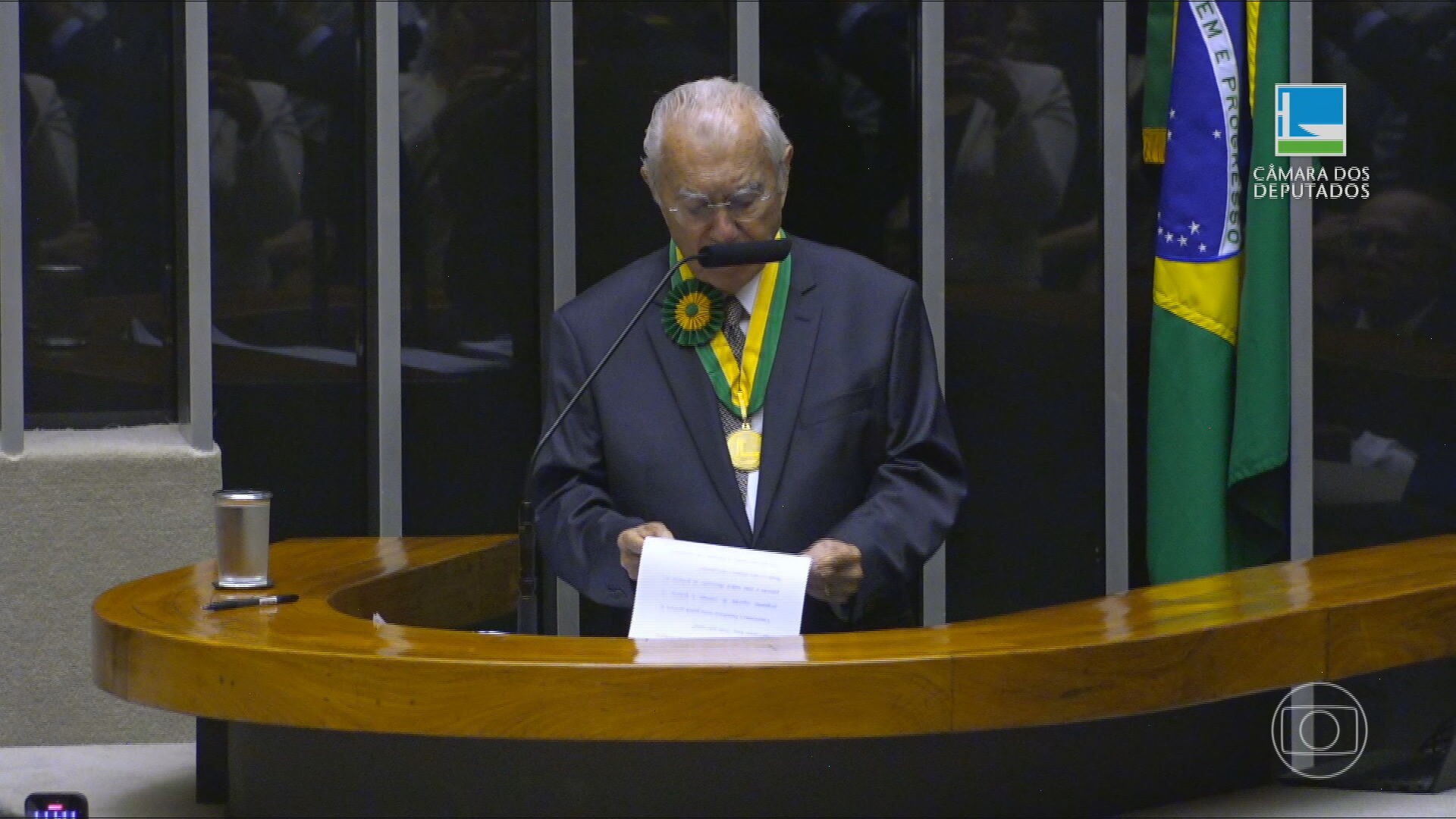 Câmara realiza sessão solene em homenagem aos 40 anos da redemocratização do Brasil