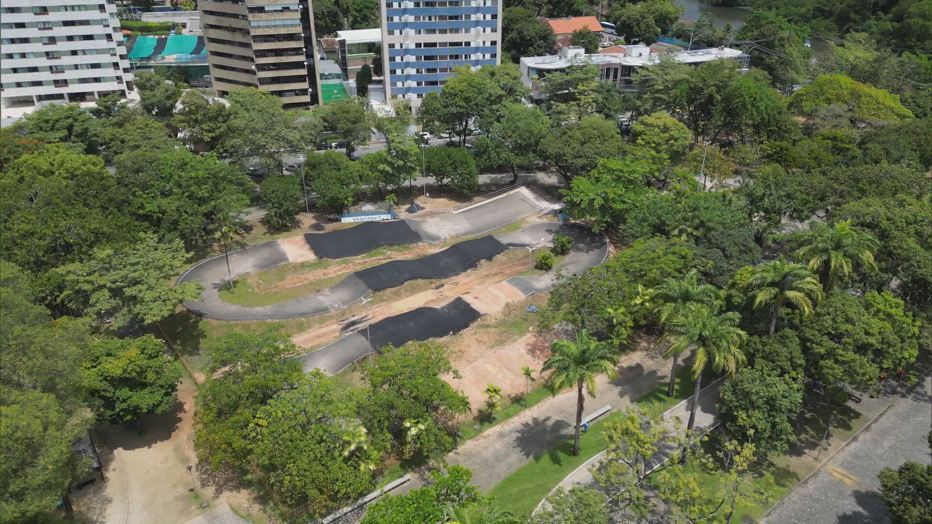 MP aciona Justiça contra prefeitura do Recife e Viva Parques; fim da pista de bicicross e anúncios de bets entre questionamentos