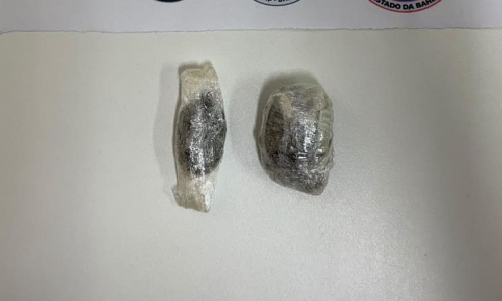 Funcionário terceirizado é flagrado ao tentar entrar em presídio com drogas na Bahia — Foto: Divulgação/Seap