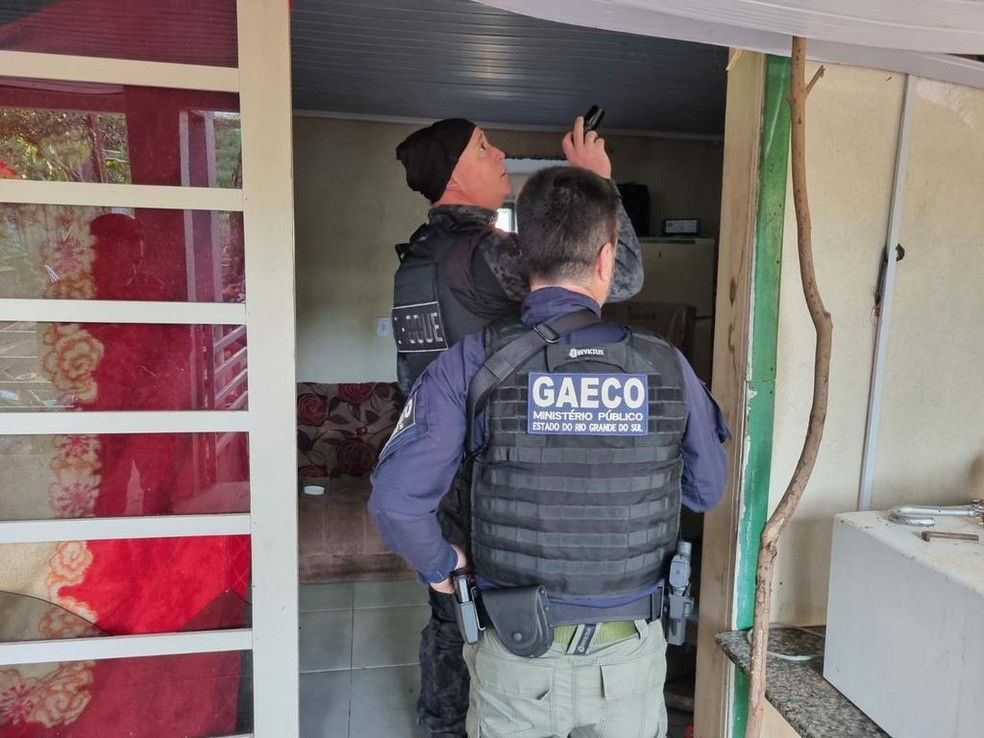 MP faz operação contra suspeitos de fazer falsas denúncias à BM para prejudicar ações de combate ao tráfico em Ronda Alta — Foto: Ministério Público/Divulgação