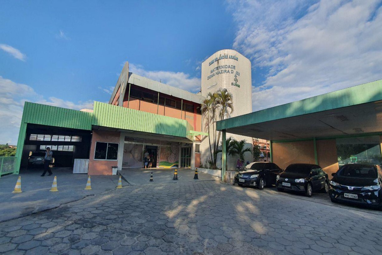 Gestão da maternidade onde jovem deu à luz na recepção é exonerada, diz Secretaria de Saúde do Amazonas