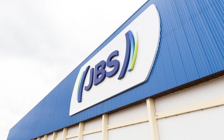 JBS é multada pela CGU em R$ 170 milhões por pagar propina a responsável por fiscalizar frigorífico