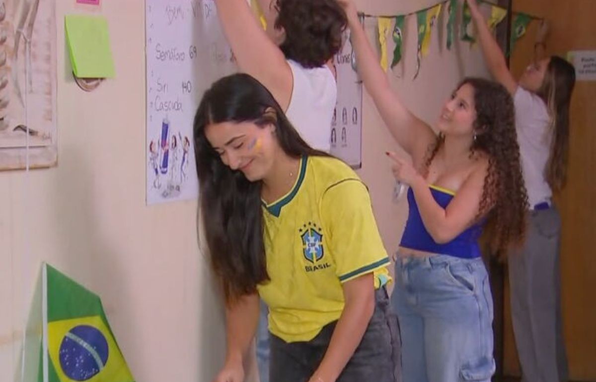 República de estudantes com 14 moradoras é decorada com as cores do Brasil para jogos da Copa do Mundo 