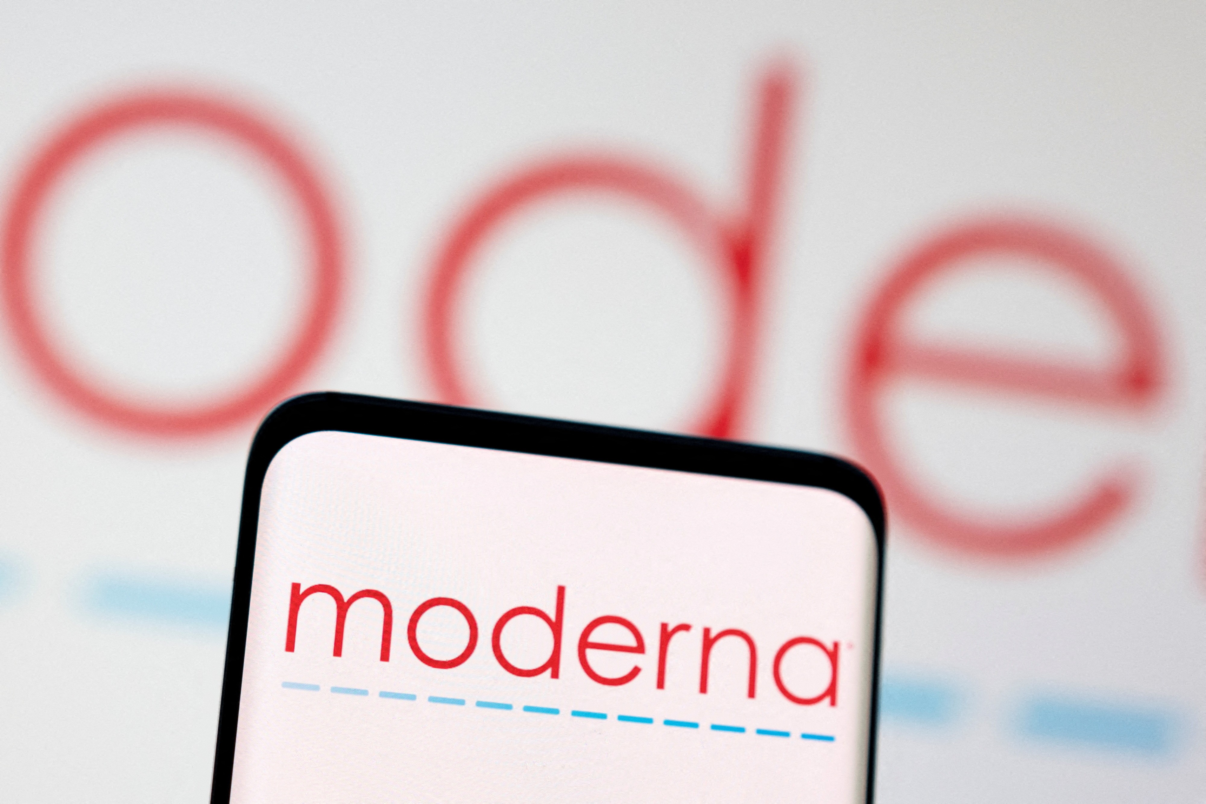 Ações da Moderna disparam 90% após vacina personalizada contra câncer ter resultado positivo em teste
