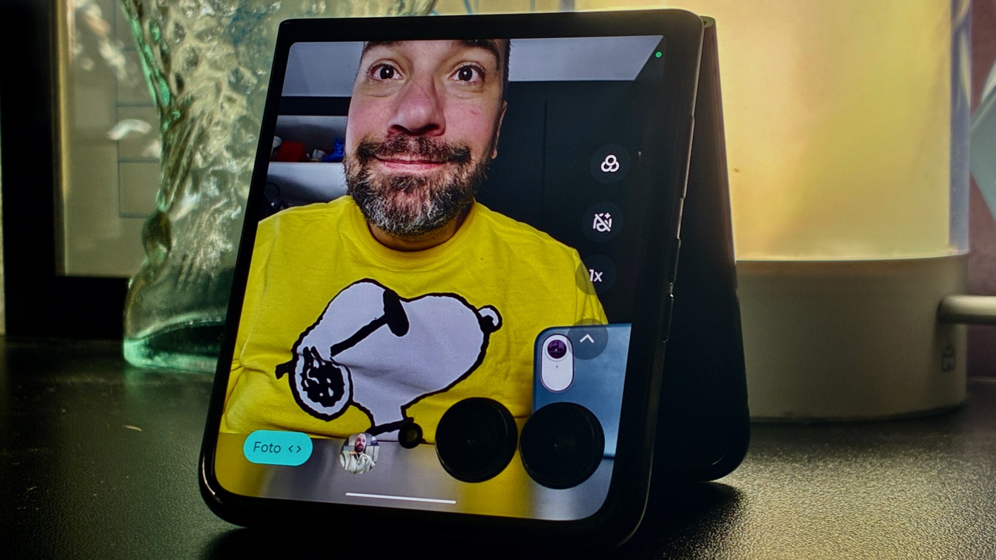 Motorola Razr 60 Ultra: tela externa ajuda nas selfies com a câmera principal — Foto: Henrique Martin/g1