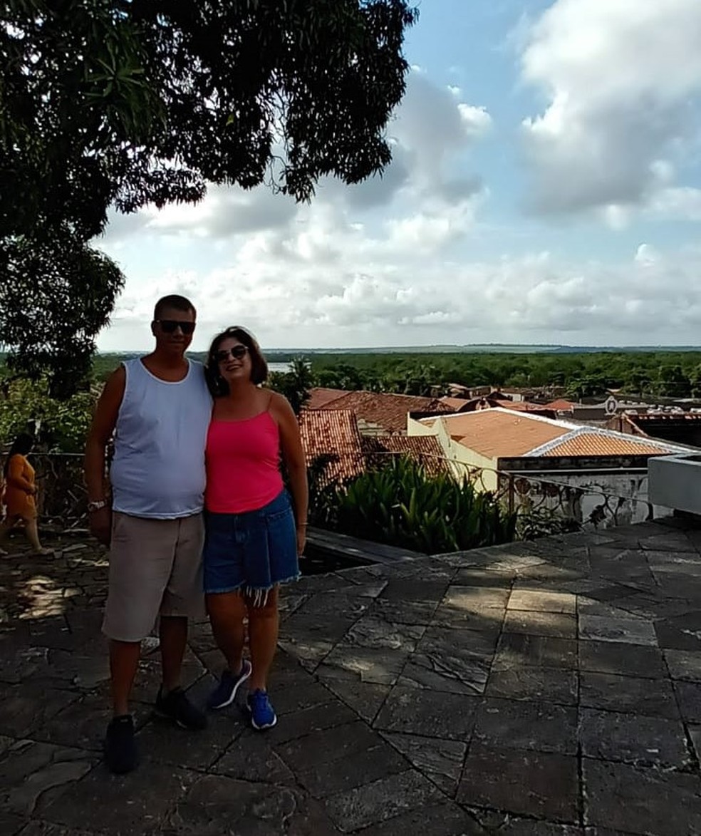Ana L&uacute;cia e o marido, no Centro Hist&oacute;rico de Jo&atilde;o Pessoa &mdash; Foto: Ana L&uacute;cia/Arquivo Pessoal