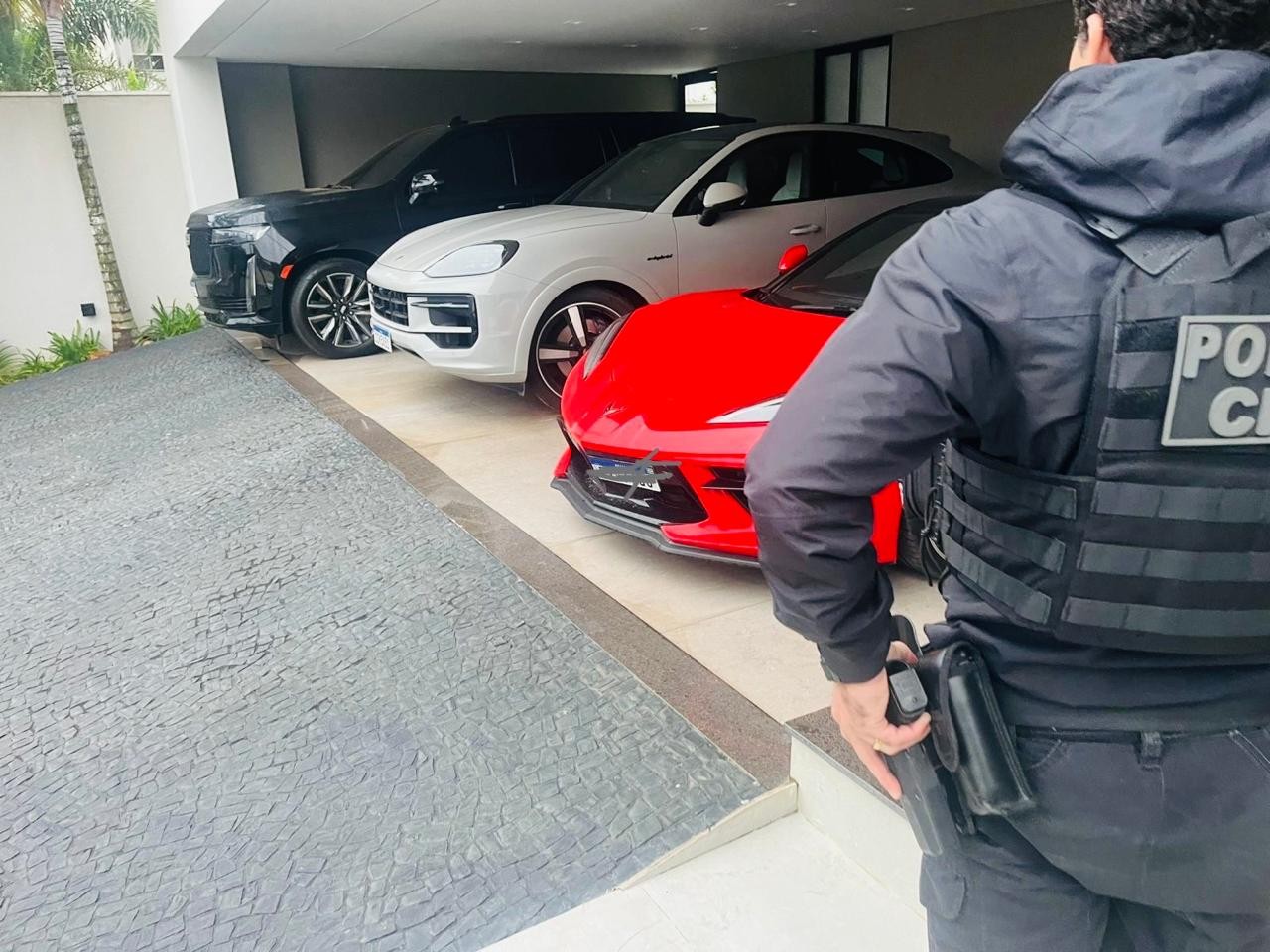 R$ 21,6 milhões em dívidas e carros de luxo: operação mira empresas de cosméticos por fraude fiscal no DF