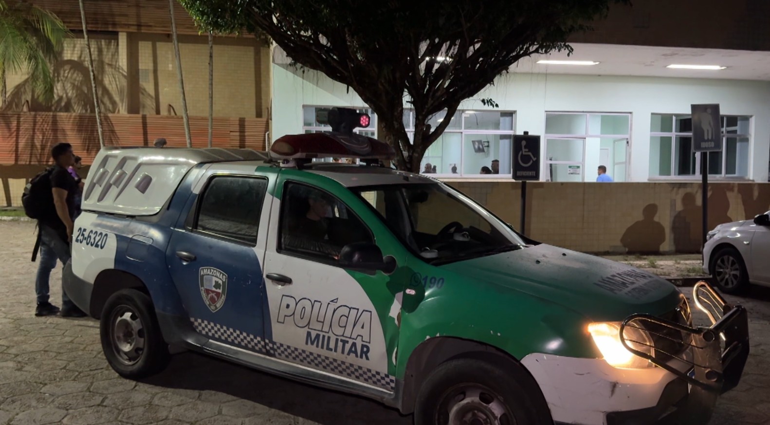 Dupla é baleada e presa após cometer assaltos na Zona Centro-Oeste de Manaus