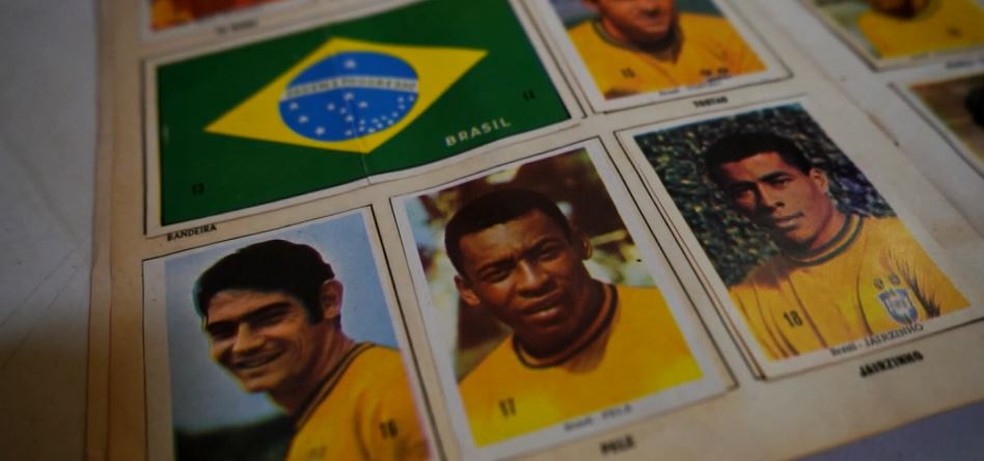 Figurinha do Pelé, camisa do Careca, flâmula de 58: paixão pela Copa une  colecionadores da região, Campinas e Região