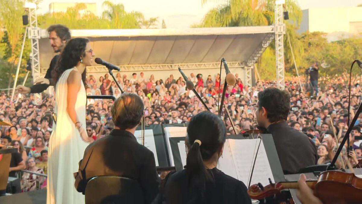 Thousands of fans flock to Marisa Monte’s concert with the USP Orchestra to celebrate the university’s 90th anniversary |  Sao Paulo