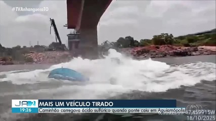 Veículo que levava ácido sulfúrico em desabamento da ponte entre TO e MA é retirado de rio