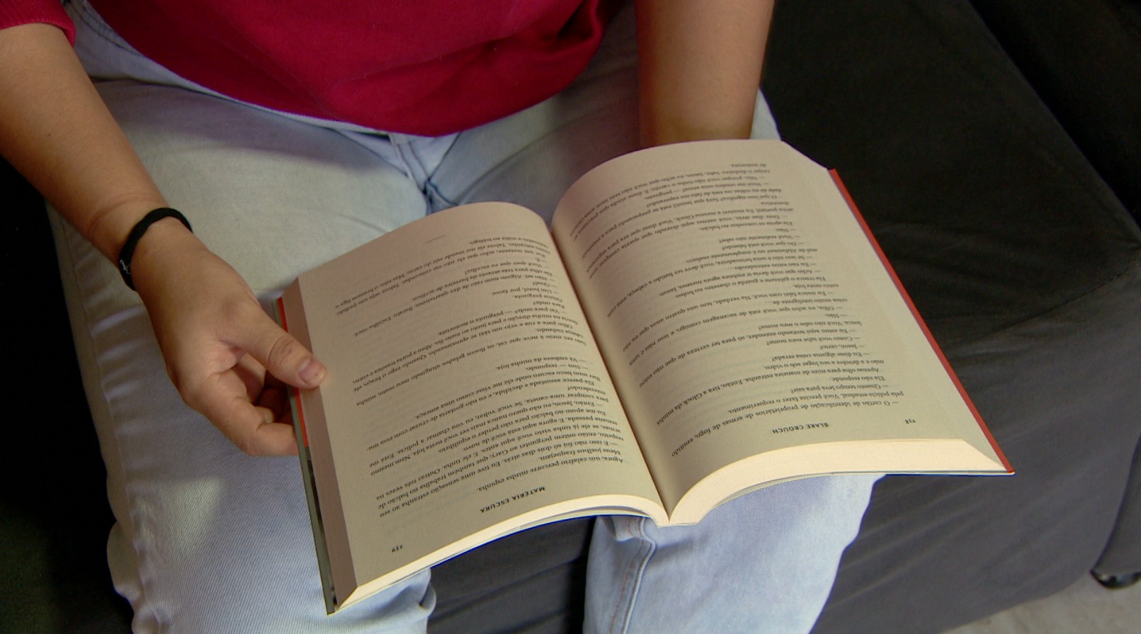 Dia do Leitor: entre páginas e telas, hábito de ler resiste à mudanças tecnológicas e se mantém vivo