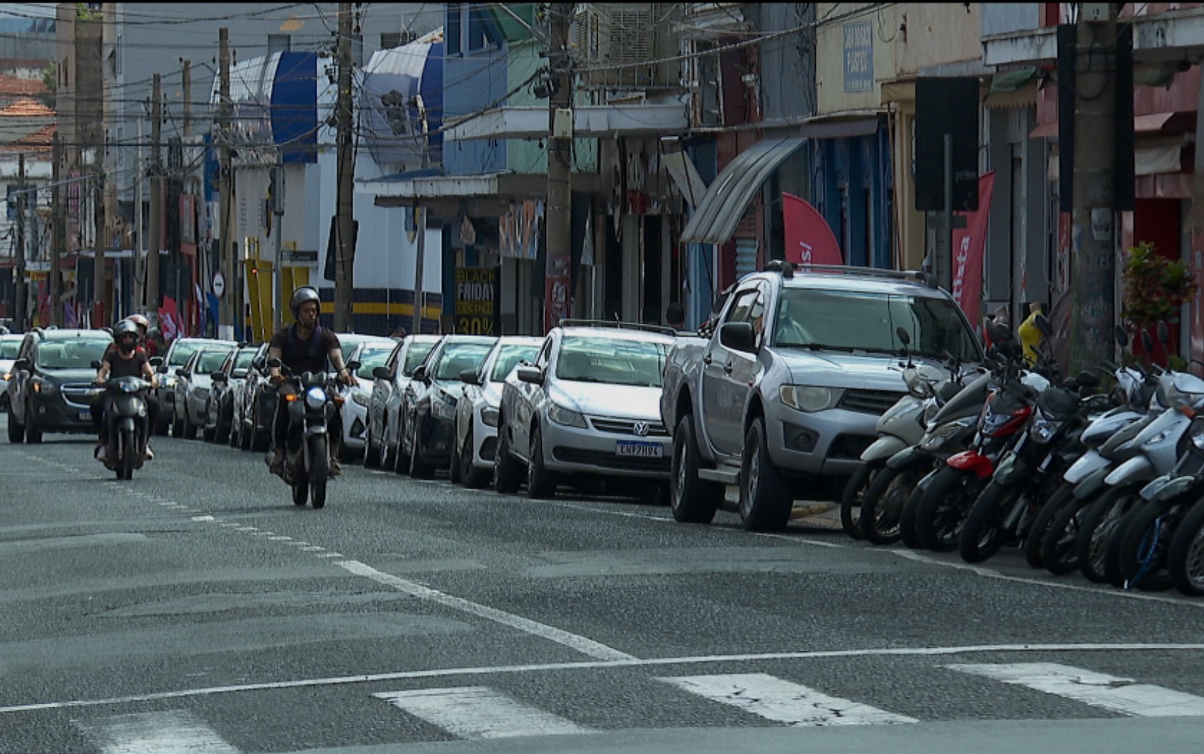 Vendas de fim de ano evidenciam limitação de vagas para carros e elevam disputa por espaço no Centro de Ribeirão Preto