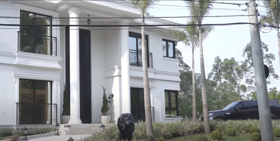 Entrada da mansão de Simone Mendes em Alphaville, Barueri (SP) — Foto: Reprodução/ redes sociais