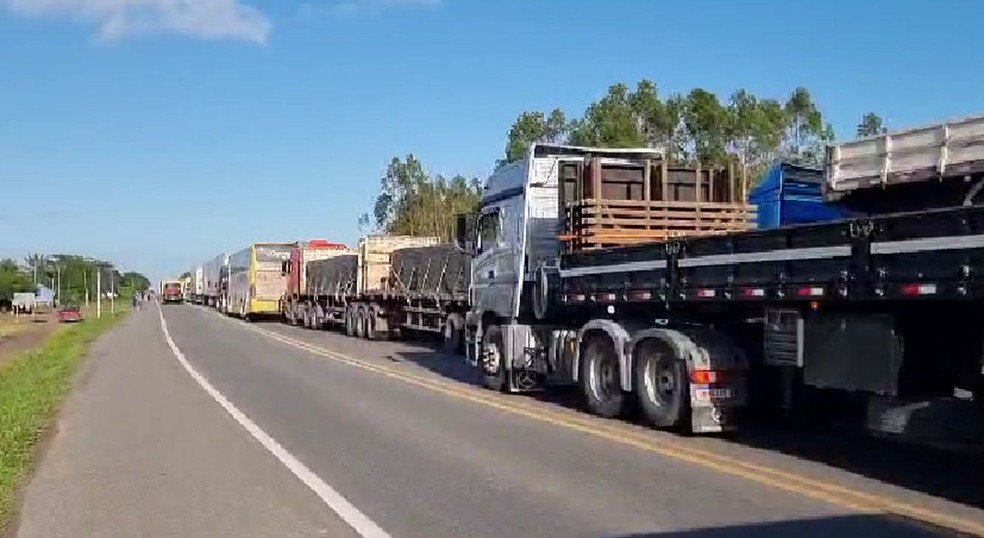 Acidente em Umbaúba — Foto: Joel Bonfim