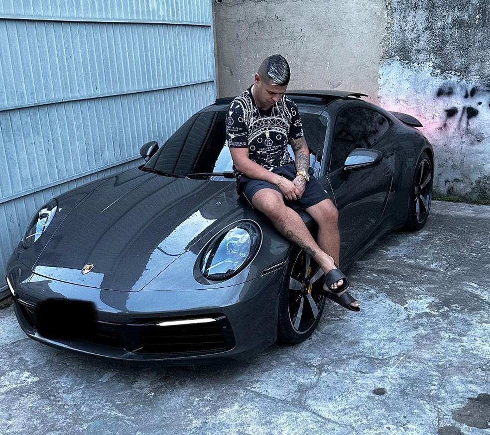 Maykon compartilha registros com carros de luxo nas redes sociais — Foto: Reprodução/Instagram