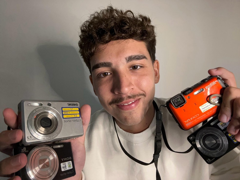 João Pedro Ferreira, de 21 anos, comprou sua primeira Cyber-shot em 2023. — Foto: Arquivo pessoal