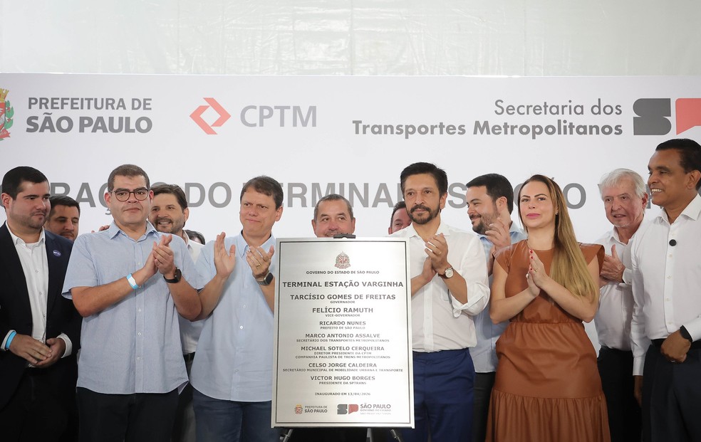 Governador Tarcísio de Freitas e prefeito Ricardo Nunes na inauguração do Terminal Estação Varginha. — Foto: Pablo Jacob/Governo Estado SP