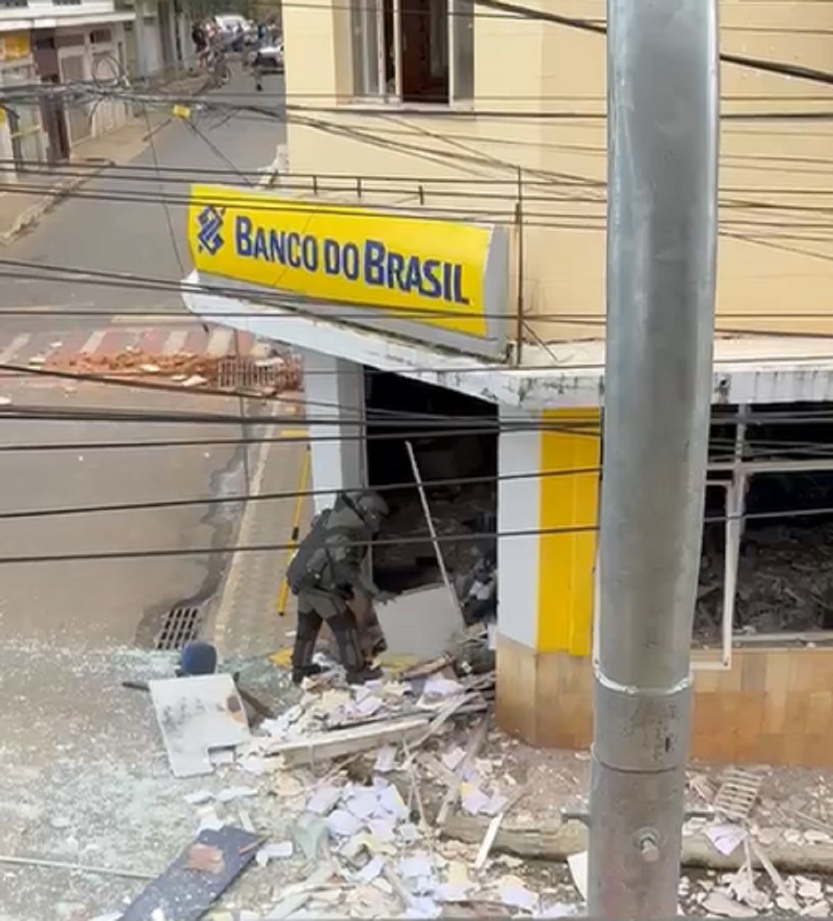 VÍDEO: Grupo armado explode agência do Banco do Brasil no interior de MG