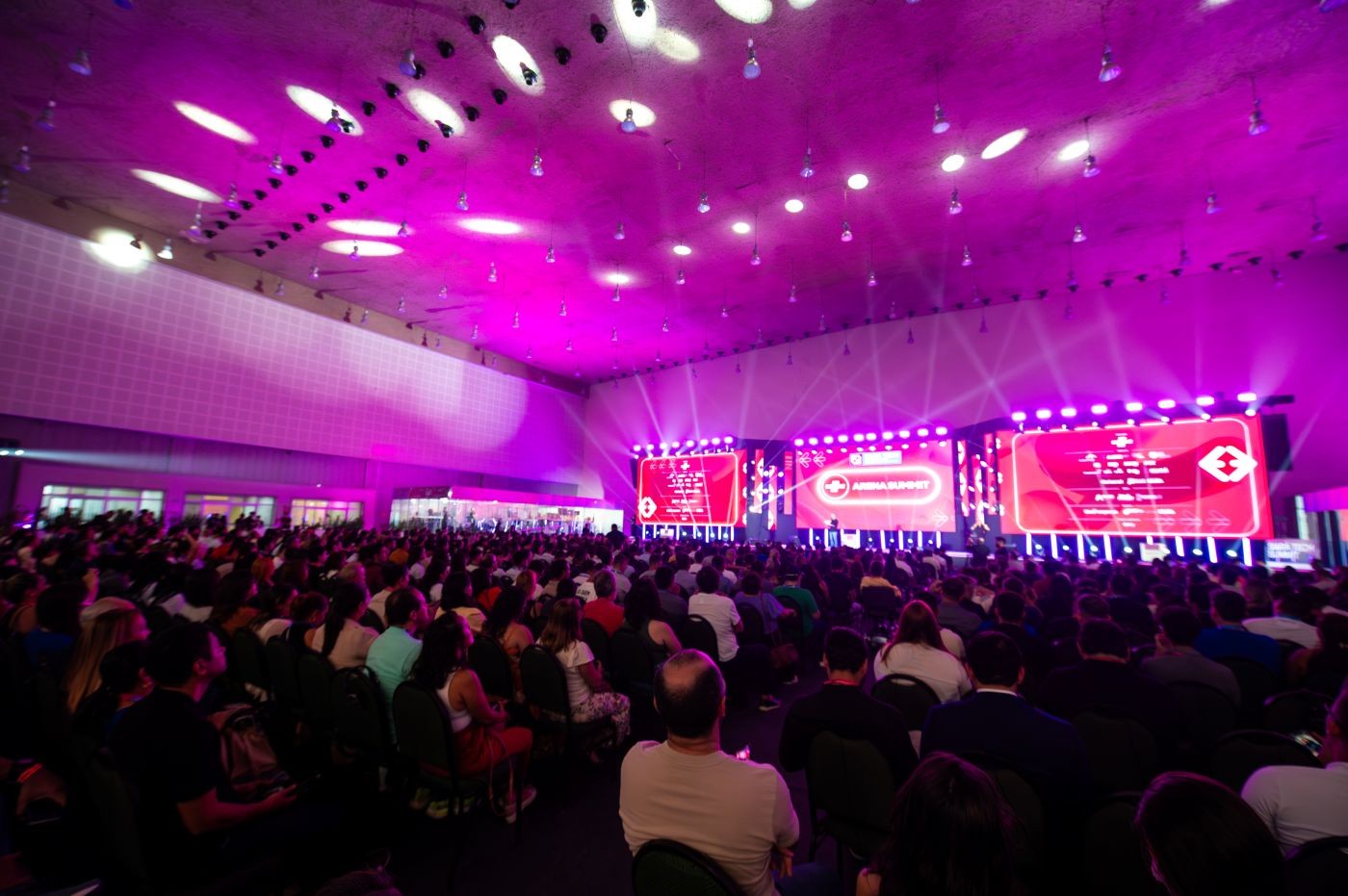 Siará Tech Summit reúne diferentes olhares sobre as transformações do presente