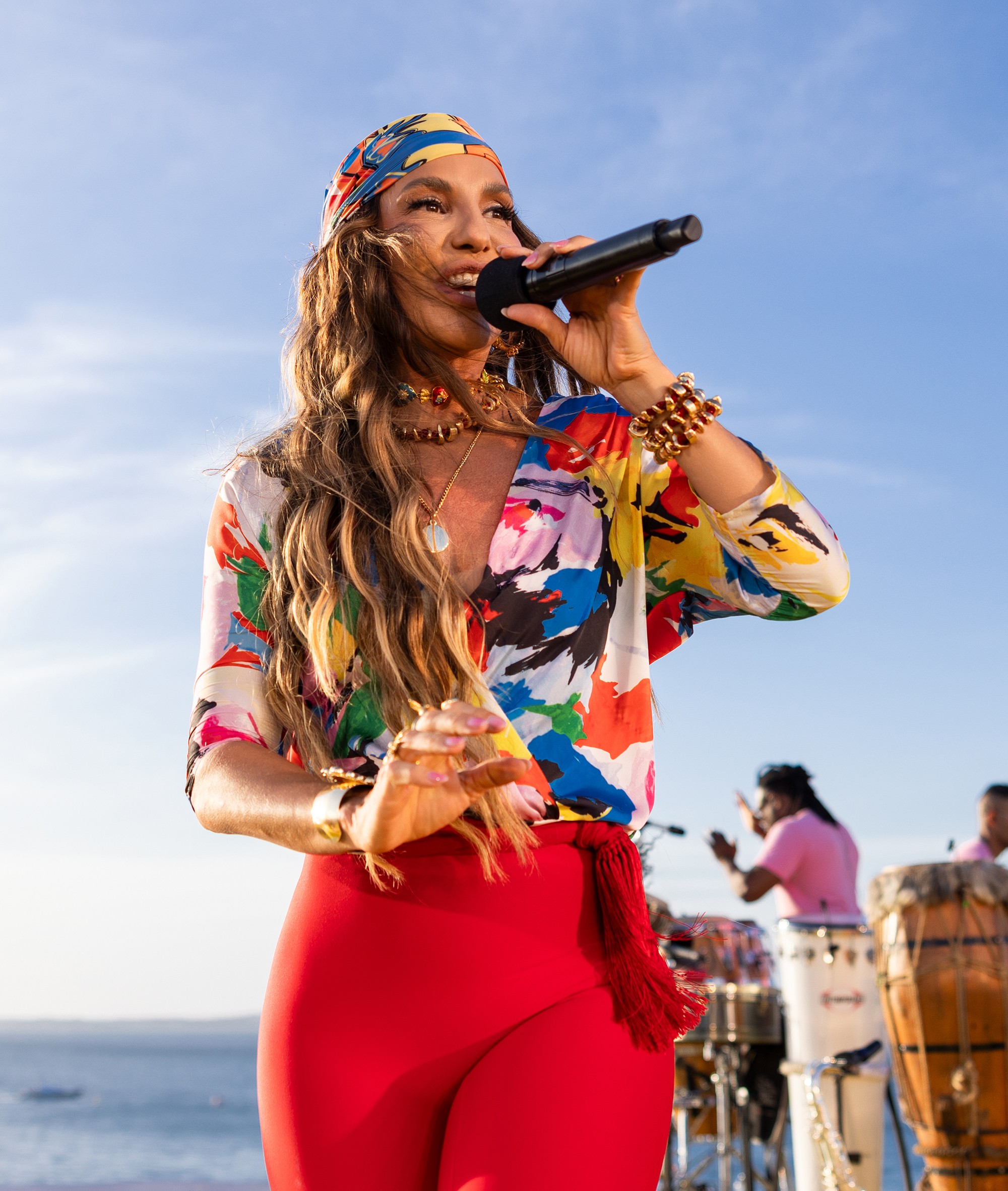 Ivete Sangalo lança turnê para celebrar o samba