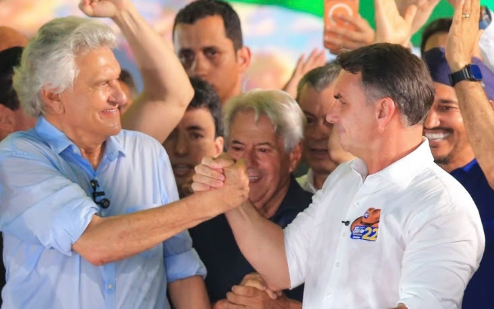 Aliados de Flávio Bolsonaro alertam para risco de discurso sobre mudança na Constituição e clima de 'já ganhou'