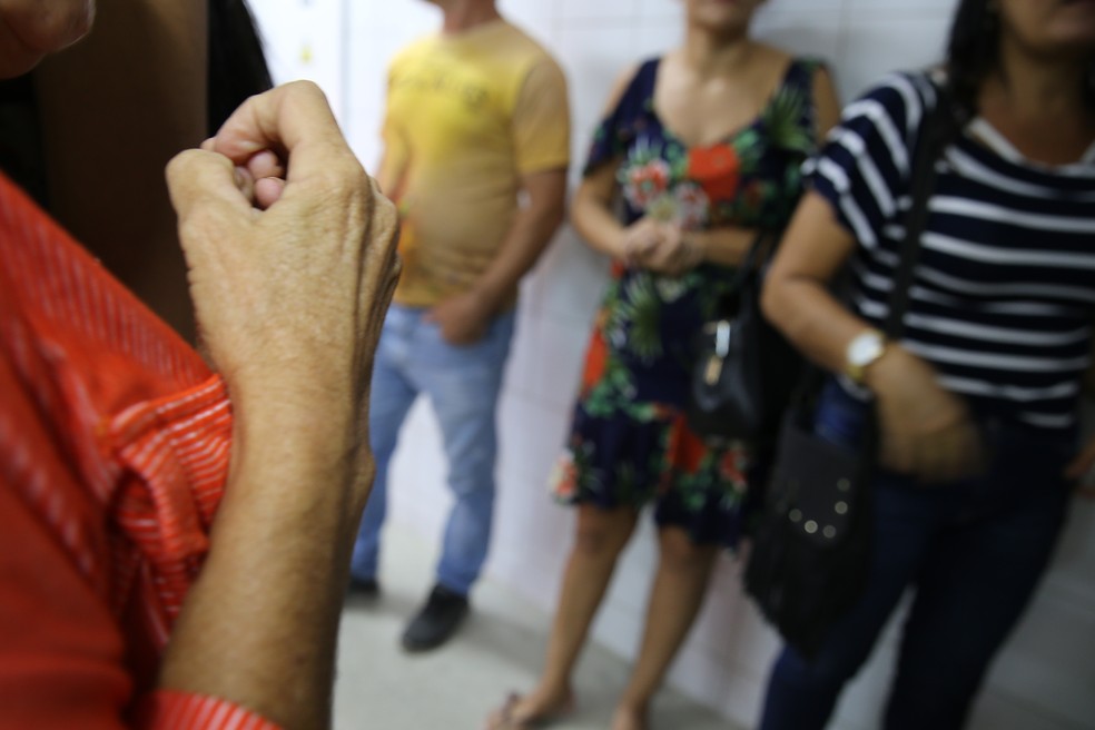 Denúncias apontam que homem vendia vagas de cirurgias plásticas no SUS, em Fortaleza. — Foto: Rodrigo Gadelha/SVM