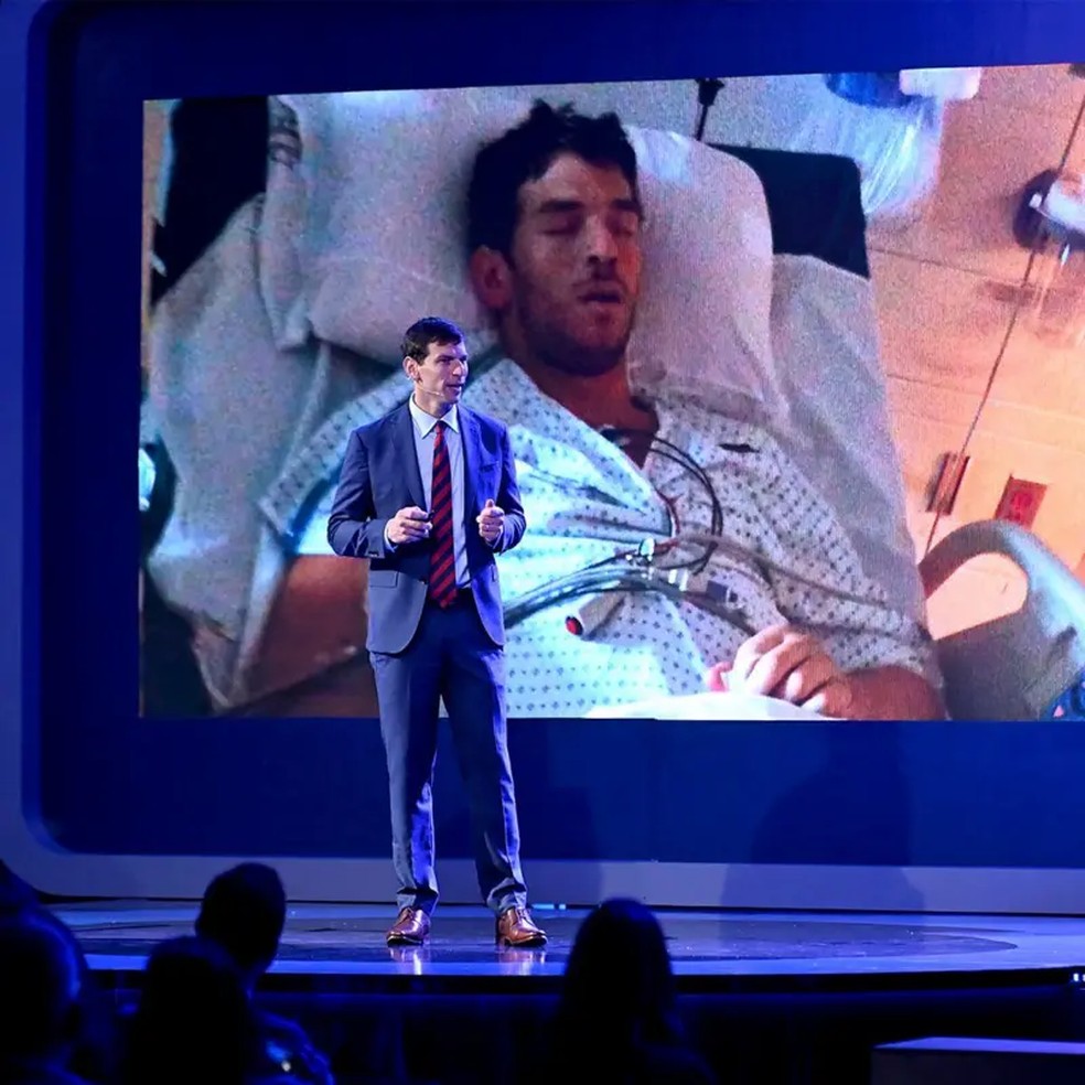 David Fajgenbaum tenta encontrar novas curas entre medicamentos já existentes, desde que descobriu um tratamento para sua própria doença rara entre remédios aprovados para outros usos — Foto: Getty Images/BBC