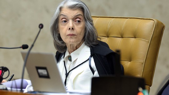 Cármen Lúcia diz que 'lamenta' momento de descrença nas instituições