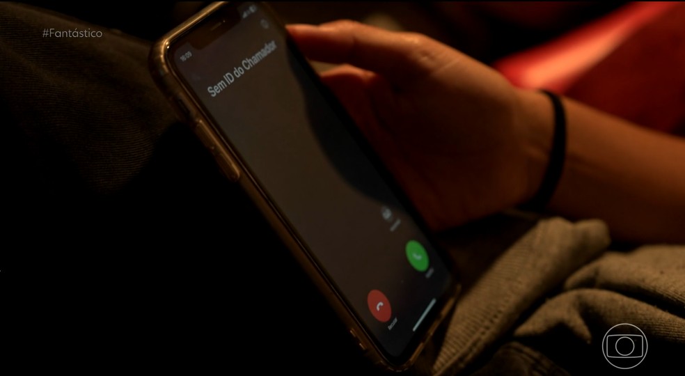 Ligações automáticas indesejadas, chamadas de "robocalls" — Foto: Fantástico